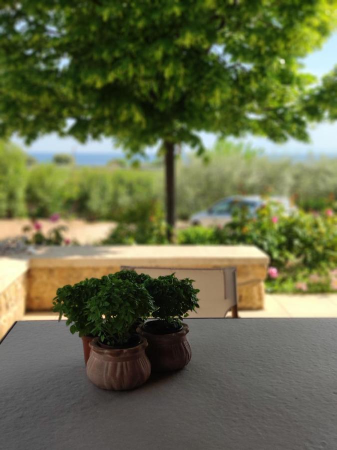 Olive Tree Cottage 2 Néa Péramos Eksteriør billede